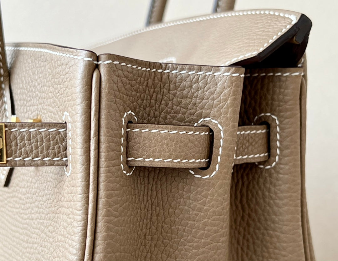 Sustainable luxury: Pre-owned Hermès Birkin CK18 handbag crafted from Togo leather (elephant grey)
